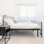 Casa Vespri A Holiday home Milan