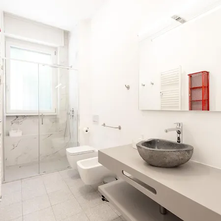 Casa Vespri A * Milaan